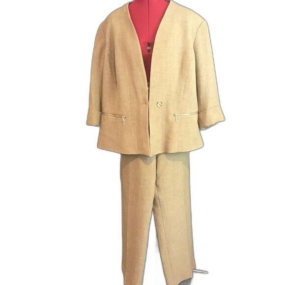Kasper Pantsuit Women's Plus Size 20W Beige 2-Piece Set Blazer & Pants - Picture 1 of 11